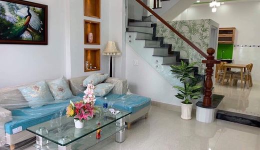 Cho Thuê Nhà Nguyên Căn Hẻm xe hơi,  67 Đào Tông Nguyên, diện tích 4 x 13m. Bao gồm Trệt, 2 Lầu, 4 Phòng ngủ, Nội Thất . Giá 8 triệu