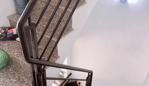 Bán Nhà Mặt Tiền Hẻm xe hơi 90 Dương Cát Lợi. Diện tích 3 x 10m. Gồm Trệt, 2 Lầu, Sân thượng. 4 phòng ngủ. Giá 1.95 Tỷ 