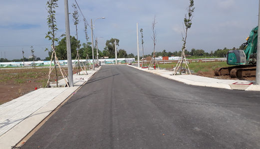 Đi Định Cư Nước Ngoài Cần Bán Lại Lô Đất 90M2, Mặt Tiền Quốc Lộ 13, Ngay Trung Tâm Thương Mại.