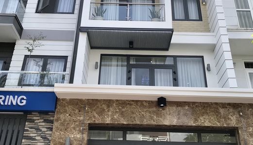 Chính Chủ Bán Nhà Đẹp Khu Tái Định Cư Phú Mỹ .Quận 7. Dt 5X18M. Full Nội Thất Cao Cấp . Giá 9.9 Tỷ .