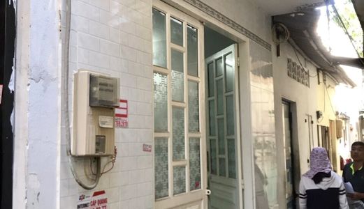 Bán Nhà Hẻm 360 Phạm Hữu Lầu. Diện tích 3 x 4.5m. Gồm Trệt, Lầu. Giá 580 Triệu