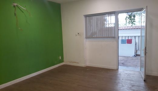 Cho Thuê Nhà Mặt Tiền Lê Văn Việt, Quận 9, Dt 10X65 M 1 Trệt 2 Lầu Vị Trí Đẹp Nhất Lê Văn Việt 