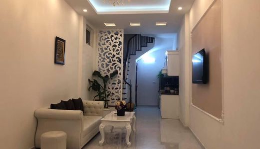 Bán Nhà Mới Xuân Thủy  Diện tích: 50M2, 5T , Mt 4,5M  Giá 4,2Tỷ. Liên hệ: 0352277331.