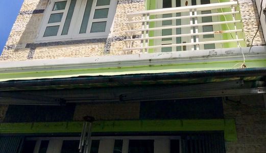 Bán Nhà Mặt Tiền Hẻm 88 Nguyễn Văn Qùy . Diện tích: 3.8X8.4M. Trệt , Lầu ,2 Phòng ngủ, 2Wc. Giá 3.35 Tỷ .
