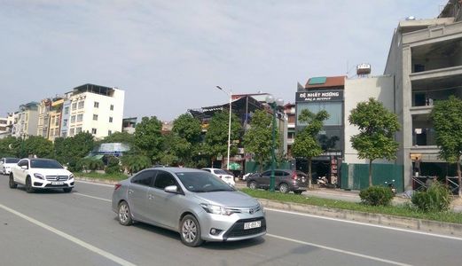 Cho Thuê Nhà 5 Tầng Mới Xây Mặt Đường Đôi 6M Hồng Tiến