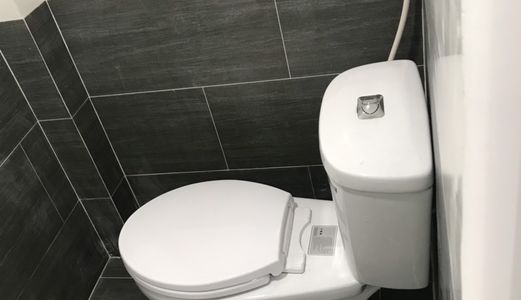 Bán Nhà Sổ hồng riêng , Hỗ Trợ Vay, Hẻm 1206 Huỳnh Tấn Phát, Quận 7. Diện tích 3.1 x 7m. Gồm Trệt, Lầu, 2 Phòng ngủ. Giá 2.1 Tỷ 