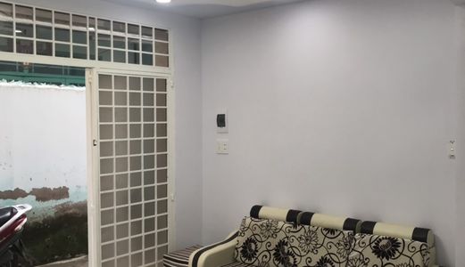 Bán Nhà Hẻm Phạm Hữu Lầu. Nhà Đẹp Vô Ở Liền, Diện tích 4.1 x 5.2m. Trệt, Lầu, 2 Phòng ngủ. Tặng Nội thất. Giá 2 Tỷ 280 Tr 