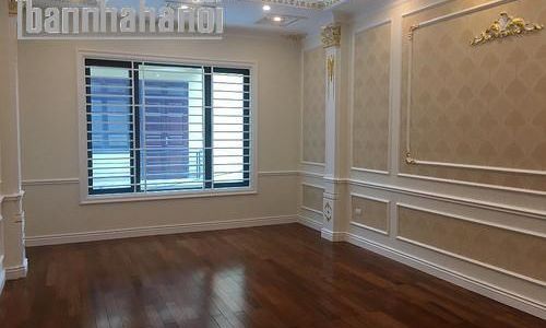 Bán Nhà Láng Hạ, Dt 32M2 X 3Tầng, Mặt Tiền 3M = 2.2 Tỷ, Ngõ Rộng, Nở Hậu.