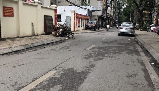 Bán Nhà Nghĩa Dũng Ba Đình Ô Tô Đỗ Cửa Diện tích 32 m2, Mặt Tiền 5,9m. Giá 2.7 Tỷ