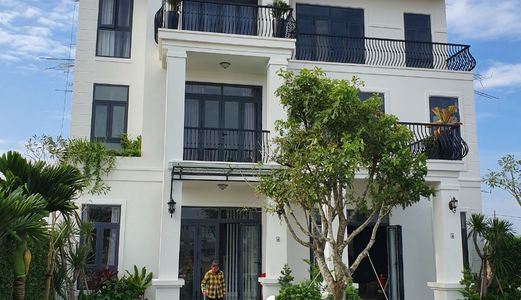 Biệt Thự 1 Trệt 2 Lầu, 6X15M, Giá 2 Tỷ, Sổ Hồng Riêng, Dọn Vào Ở Ngay