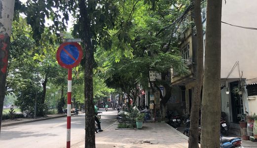 Bán Nhà Phố Lạc Long Quân 43M 4 Tầng 3.6 Tỷ Nhà Mới Ở Ngay