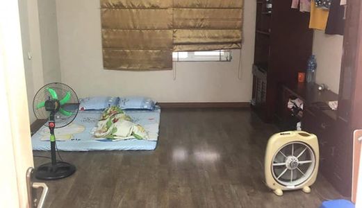 Bán Nhà Lạc Long Quân Tây Hồ 32M 5 Tầng Mặt Tiền 5.5M Giá 3.2 Tỷ, Nhà Đẹp Ở Luôn.