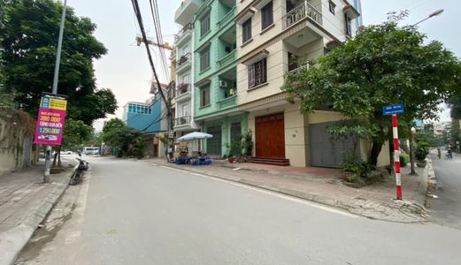 Bán Nhà Phân Lô, Ô Tô , Lạc Long Quân, Tây Hồ 83M Cấp 4, Mặt Tiền 8.8M Giá 15.6 Tỷ, Kinh Doanh Sầm Uất, Lh 0983416997.