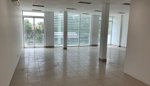 Bán Mặt Tiền Kinh Doanh Cực Hiếm Ngay Chợ Thủ Đức, Ngang 6.3M, Dài 14M Công Nhận Đủ