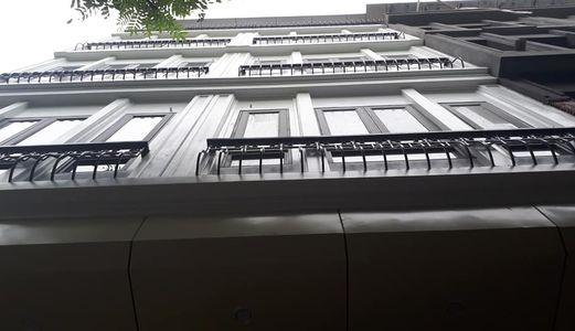 Nhà Siêu Đẹp Hoàng Hoa Thám Ba Đình 43M 5 Tầng Giá 5.6 Tỷ, Ô Tô Vào Nhà.