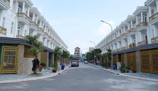 Bán Nhà Phố 1 Trệt 2 Lầu , Phường Phú Hòa , Thủ Dầu Một , Bình Dương 