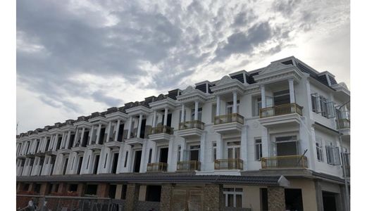 Nhà Sổ Hồng Riêng Trả Góp Kế Bên Sân Vận Động Dĩ An