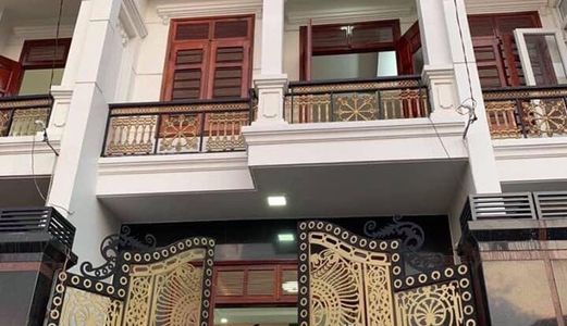 Nhà Phố Thủ Đức Mới Xây 1 Trệt 2 Lầu Sân Thượng Cực Đẹp