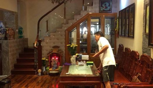 Cần Bán Nhà Tuyệt Đẹp 3 Mặt Thoáng Phố Hoa Bằng 42M X5 Tầng Mt4M Giá 3,3 Tỷ.