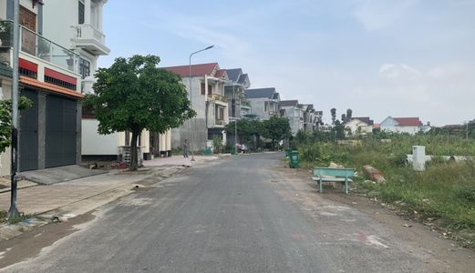 Đất Châu Văn Lồng , Ngay Quốc Lộ 51 Liền Kề Khu Biệt Thự, Nhà Phố Diện Tích 110 m2, Thổ Cư 100% Sổ Hồng Riêng