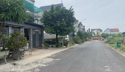 Đất Châu Văn Lồng , Ngay Quốc Lộ 51 Liền Kề Khu Biệt Thự, Nhà Phố Diện Tích 110 m2, Thổ Cư 100% Sổ Hồng Riêng