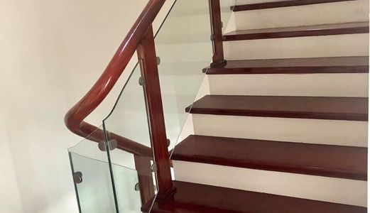 Bán Gấp Nhà Trần Cung Hoàng Quốc Việt 34M2 5 Tầng 3 Tỷ 150 Tặng Nội Thất