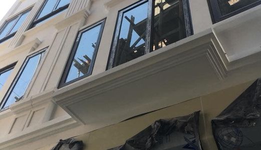 Giáp Bát - Lô Góc 3 Mặt Thoáng - 10 M Ra Mặt Phố.