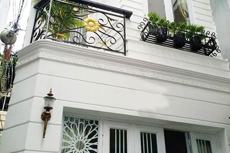 Bán Nhà Tuyệt Đẹp Cho Người Thích Yên Tĩnh Tiện Nghi,đường Trường Sa,p.14,quận 3,dt: 6X20M Giá Rẻ