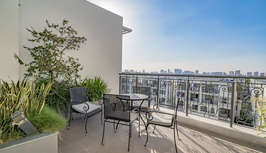 Bán Nhà Phân Lô Nguyễn Xiển, Mặt Đường 17M, Đối Diện Khu Liên Cơ, 99M2, 10 Tỷ