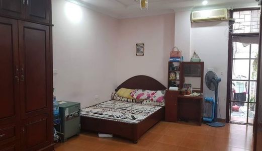 Bán Nhà Nguyễn Đình Hoàn Cầu Giấy 42M 5 Tầng Hơn 3 Tỷ