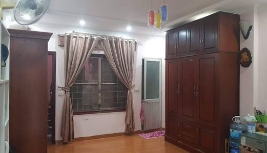 Bán Nhà Nguyễn Đình Hoàn Cầu Giấy 42M 5 Tầng Hơn 3 Tỷ