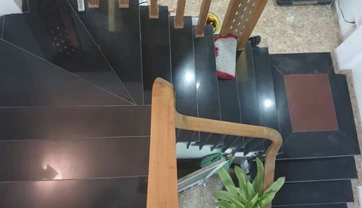 Chính Chủ Bán Nhà Ngõ 180 Đình Thôn Diện tích 35M, 5 Tầng, 2.85 Tỉ Gần Ô Tô Tặng Hết Nội Thất