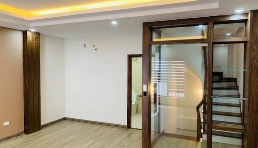 Chính Chủ Bán Nhà Yên Hòa - Trung Kính / 40M2 / 5 Tầng / Sổ Chính Chủ- Nở Hậu.