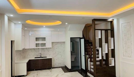 Chính Chủ Bán Nhà Yên Hòa - Trung Kính / 40M2 / 5 Tầng / Sổ Chính Chủ- Nở Hậu.