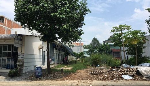 Bán Gấp Lô Đất 180M2, Mặt Tiền Đường Đt 742.