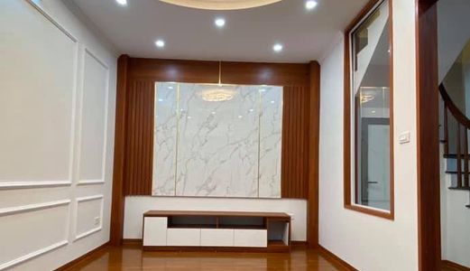 Bán Nhà Riêng Phố Nguyễn Lân,thang Máy,ô Tô Đõ Cửa,dt 40M X5 Tầng.gía 5,8 Tỷ.