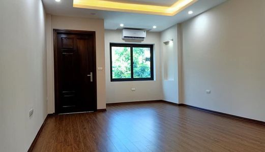 Bán Nhà Riêng Phố Nguyễn Lân,thang Máy,ô Tô Đõ Cửa,dt 40M X5 Tầng.gía 5,8 Tỷ.