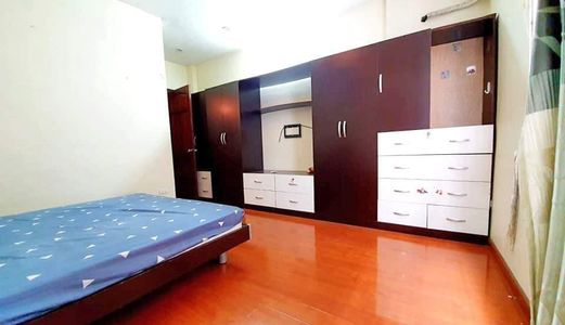 Cần Bán Gấp Nhà 6 Tầng Thang Máy Khu Vực Phân Lô Nguyễn Chí Thanh.