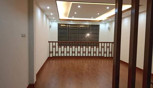 Bán Nhà Gần Ngã Tư Sở - Gara Ô Tô 7 Chỗ - Nhà Đẹp Lộng Lẫy Đợi Chủ Mới - Giá Chỉ 5.95 Tỷ