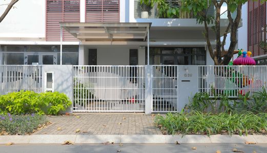 Cần Bán Nhà Phố Mt Nguyễn Thị Định, Q.2, 190M2, Shr, Giá Cực Tốt, Nội Thất Hiện Đại