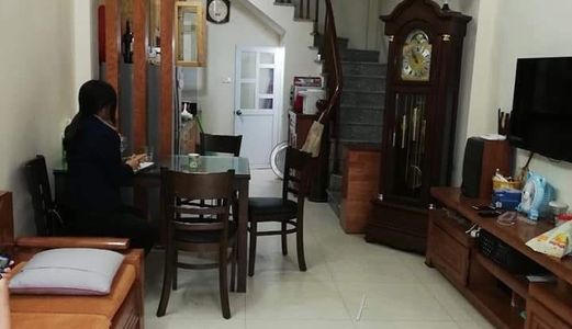 Nhà Nguyễn Trãi 35M X 5 Tầng, Mt 4M, Gần Ô Tô, 2.5 Tỷ.