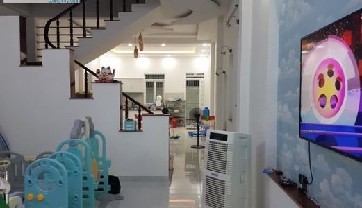 Chuyển Lên Sài Gòn Sinh Sống-Cần Bán Gấp Căn Nhà Mới Xây+3 Lô Đất Giá Rẻ