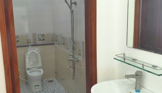 Bán Nhà 1 Trệt 1 Lầu 2 Mặt Tiền Trước Va Sau Điều 4M. Hẻm 7 Bờ Kè