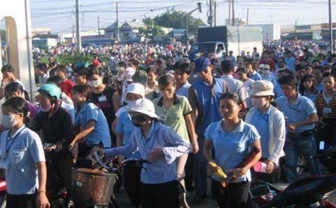 (Chính Chủ)Bán Gấp Nhà Trọ 16P +Đất Đôi Diện Chợ 450M2 Sổ Riêng Chỉ 650 Triệu Dân Đông Kín