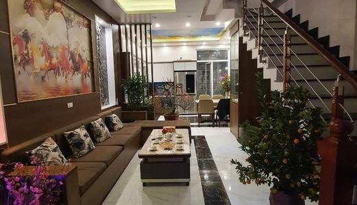 Nhà Tân Mai 40M X 5 Tầng, 15M Ô Tô Tránh Đỗ, Giá Nhỉnh 3 Tỷ.