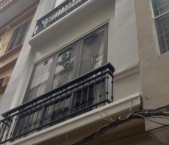 Bán Nhà Trần Thái Tông 36M2 5T 3.6Tỷ Ôtô Đỗ Cổng Nhà Mới .