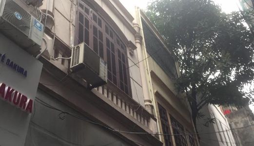 Bán Nhà Hoàng Quốc Việt,phân Lô, Ô Tô Đỗ Cửa,50M X 4 Tầng, Giá 6,4 Tỷ.