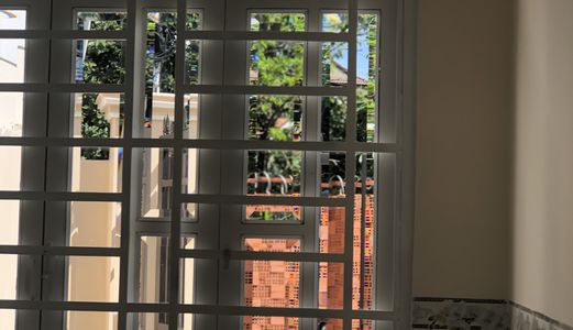 Cần Bán Nhà Gấp Quận 9, Vị Trí Thuận Lợi Cho Việc Đi Lại