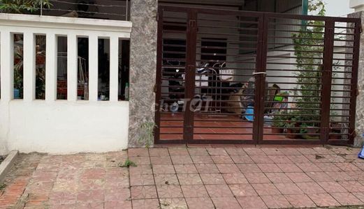 Cần Bán Nhà Cấp 4 Giá Rẻ Giáp Ubnd Xã Thanh Trù Và Truong Cấp 2 Giao Thông Thuận Tiện Gần Quốc Lộ 2 Tiếp Giáp Dự Án Nam Vĩnh Yên,khách Sạn 5 Sao Dic,hồ Điều Hòa,sở Phòng Cháy Tỉnh Vĩnh Phúc,dự Án Bệnh Viện..... Liên Hệ:0929313826