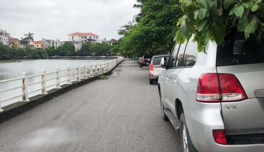 Mặt Phố Tây Hồ Kinh Doanh  30M2 –Mt 3.7 Mét - 6 Tầng – Thang Máy – Gần Hồ - Vỉa Hè Rộng